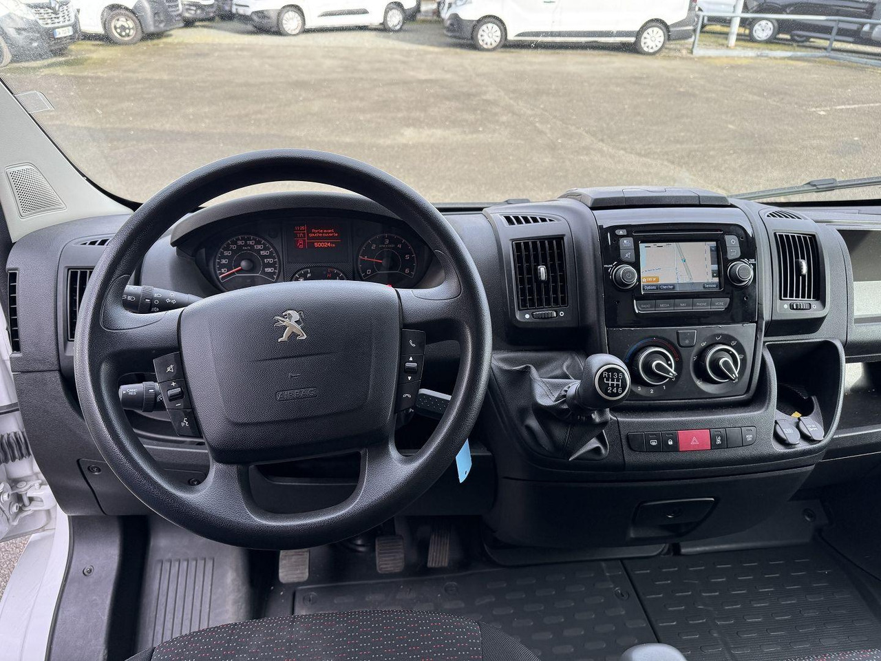 Peugeot Boxer 330 L1H1 2.2 BLUEHDI S&S 140CH ASPHALT - Легковой фургон: фото 3 Peugeot Boxer 330 L1H1 2.2 BLUEHDI S&S 140CH ASPHALT - Легковой фургон: фото 3
