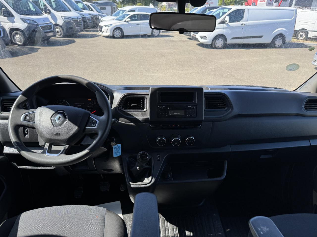 RENAULT MASTER 3T5 BENNE + COFFRE RJ DOUBLE CABINE 6 PL 2.3 DCI 130 CH CONFORT - Малотоннажный самосвал: фото 3 RENAULT MASTER 3T5 BENNE + COFFRE RJ DOUBLE CABINE 6 PL 2.3 DCI 130 CH CONFORT - Малотоннажный самосвал: фото 3
