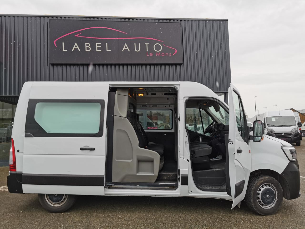 RENAULT Master Confort F3300 L2H2 2.3 dCi - 135 III CABINE APPROFONDIE Cabine approfondie L2H2 Traction PHA - Цельнометаллический фургон: фото 1 RENAULT Master Confort F3300 L2H2 2.3 dCi - 135 III CABINE APPROFONDIE Cabine approfondie L2H2 Traction PHA - Цельнометаллический фургон: фото 1