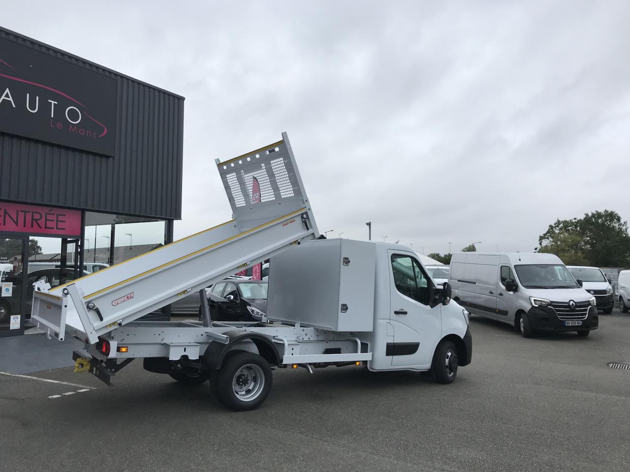 RENAULT Master Confort R3500RJ L3 2.3 dCi - 165 III CHASSIS CABINE Châssis Cabine L3 Propulsion PHASE - Малотоннажный самосвал: фото 3 RENAULT Master Confort R3500RJ L3 2.3 dCi - 165 III CHASSIS CABINE Châssis Cabine L3 Propulsion PHASE - Малотоннажный самосвал: фото 3