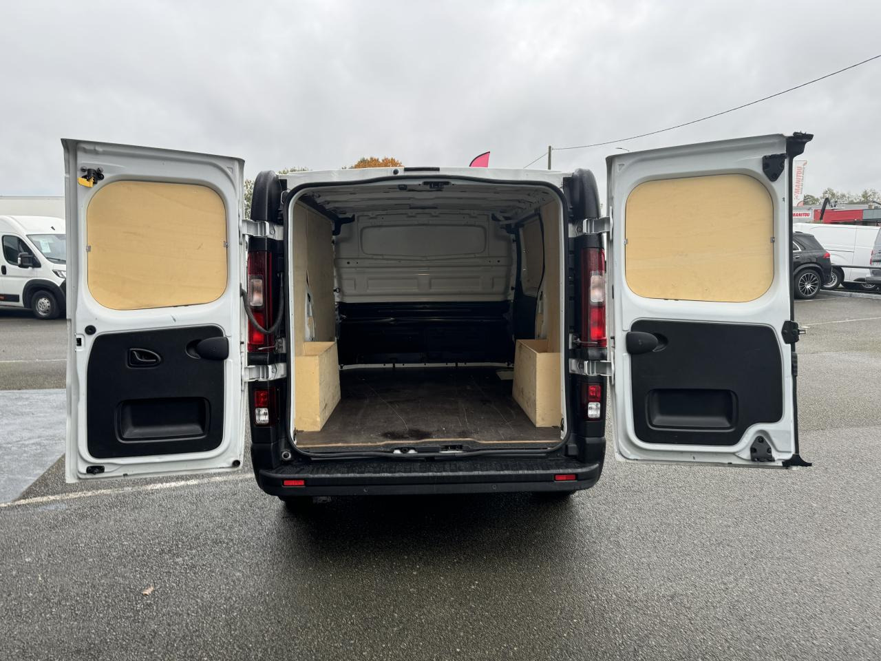 RENAULT TRAFIC L1H1 2.0 DCI 110CH FRIGORIFIQUE - Цельнометаллический фургон: фото 3 RENAULT TRAFIC L1H1 2.0 DCI 110CH FRIGORIFIQUE - Цельнометаллический фургон: фото 3