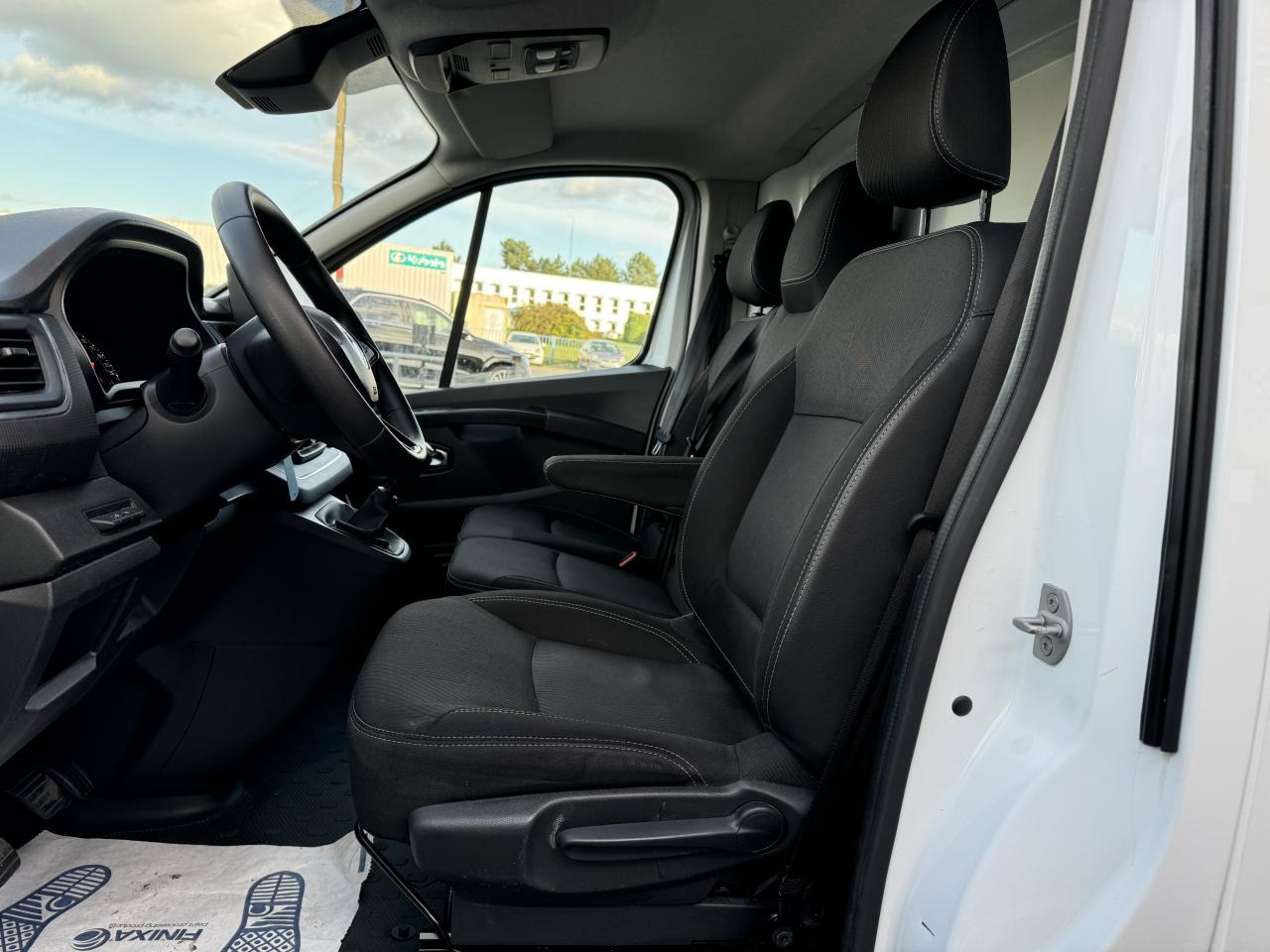 RENAULT Trafic L2H1 3000 Kg 2.0 Blue dCi - 130 III FOURGON Fourgon Grand Confort L2H1 PHASE 3 - Цельнометаллический фургон: фото 4 RENAULT Trafic L2H1 3000 Kg 2.0 Blue dCi - 130 III FOURGON Fourgon Grand Confort L2H1 PHASE 3 - Цельнометаллический фургон: фото 4