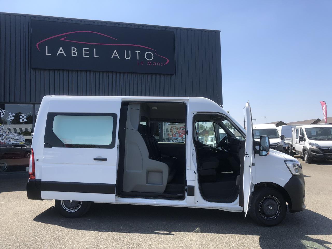 RENAULT master F3300 L2H2 2.3 DCI 135CH CABINE APPROFONDIE CONFORT 7 PLACES - Цельнометаллический фургон: фото 2 RENAULT master F3300 L2H2 2.3 DCI 135CH CABINE APPROFONDIE CONFORT 7 PLACES - Цельнометаллический фургон: фото 2
