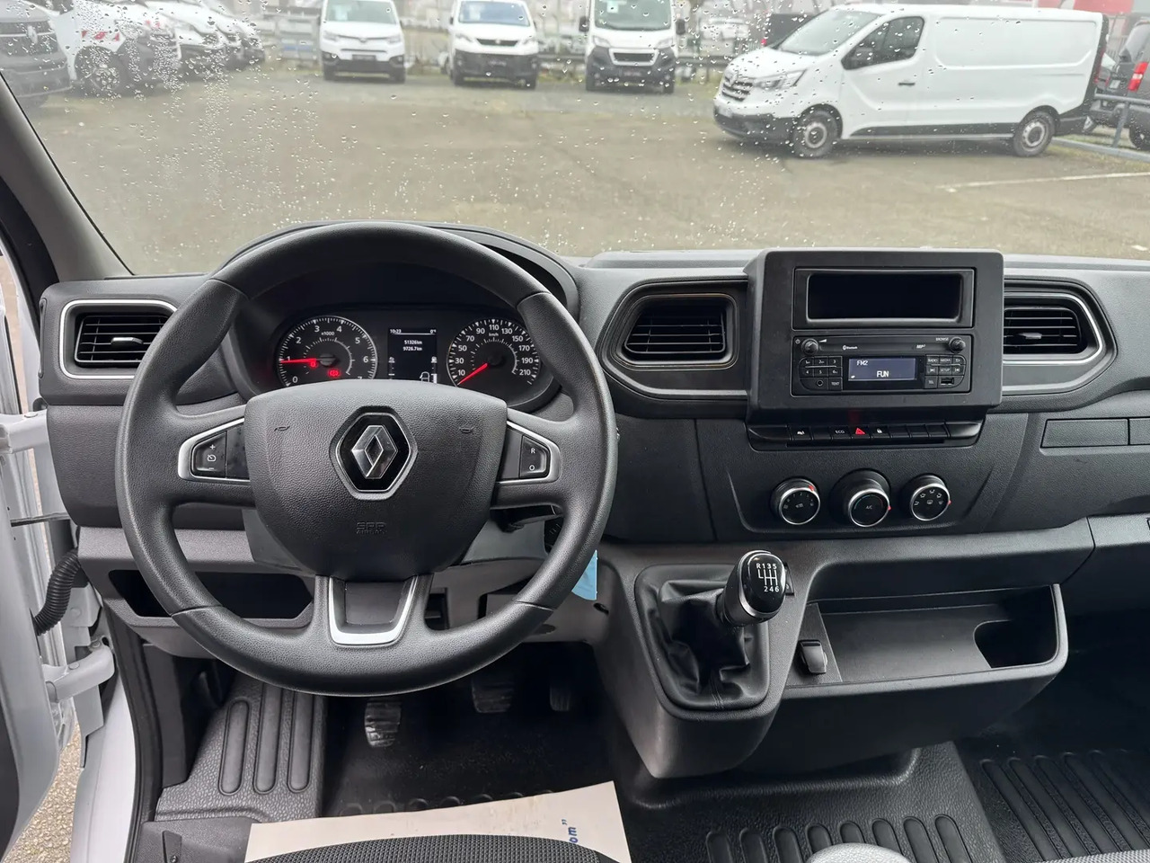 Renault MASTER III GRD VOL R3500RJ L4 2.3 DCI 145CH ENERGY 20M3 CONFORT EUROVI - Легковой автомобиль: фото 4 Renault MASTER III GRD VOL R3500RJ L4 2.3 DCI 145CH ENERGY 20M3 CONFORT EUROVI - Легковой автомобиль: фото 4
