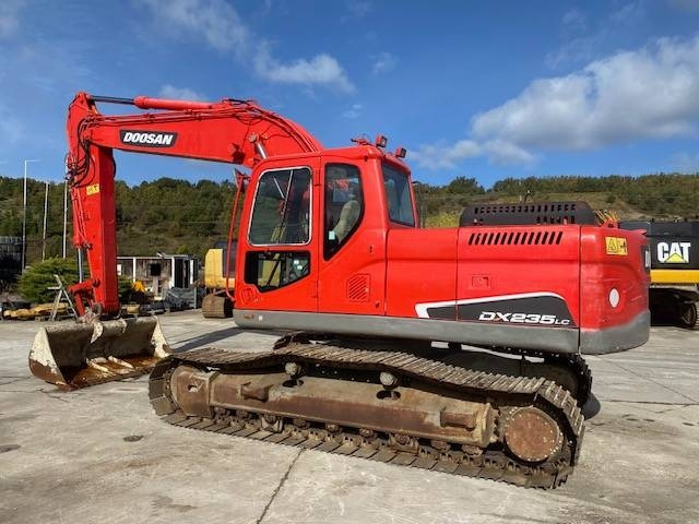 Doosan DX 235 LC - Гусеничный экскаватор: фото 1 Doosan DX 235 LC - Гусеничный экскаватор: фото 1