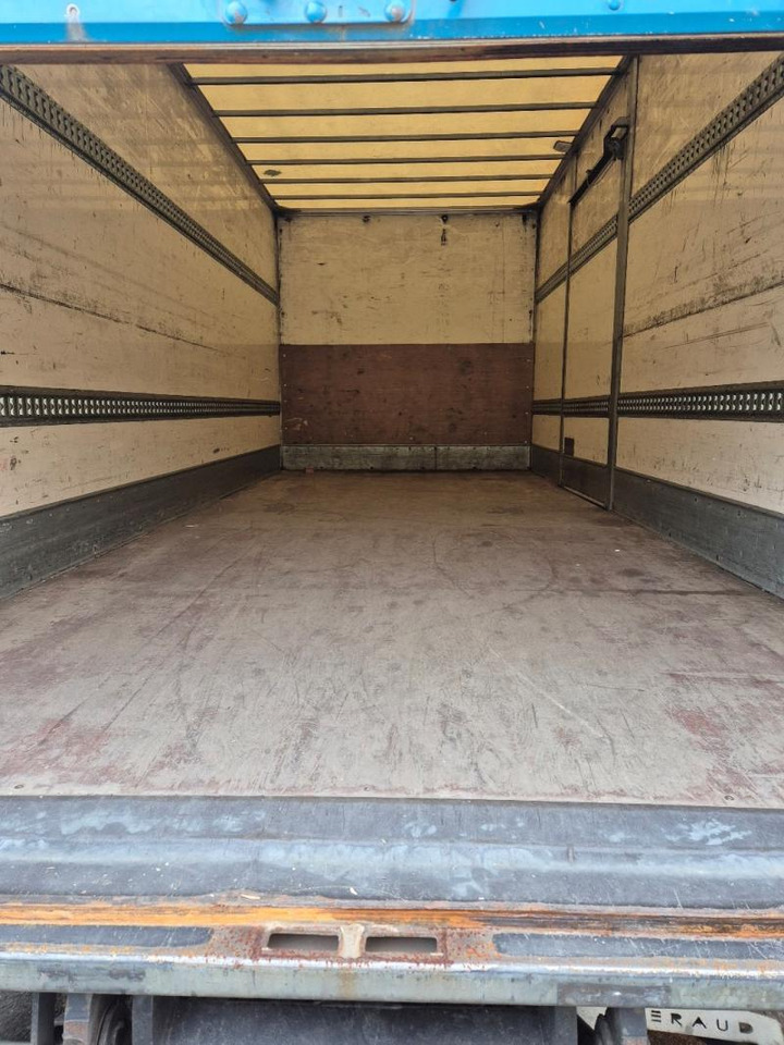 Renault D 7.5 LOW P4X2 210E6 Fourgon Polyfond avec hayon rabattable - Грузовик с закрытым кузовом: фото 4 Renault D 7.5 LOW P4X2 210E6 Fourgon Polyfond avec hayon rabattable - Грузовик с закрытым кузовом: фото 4