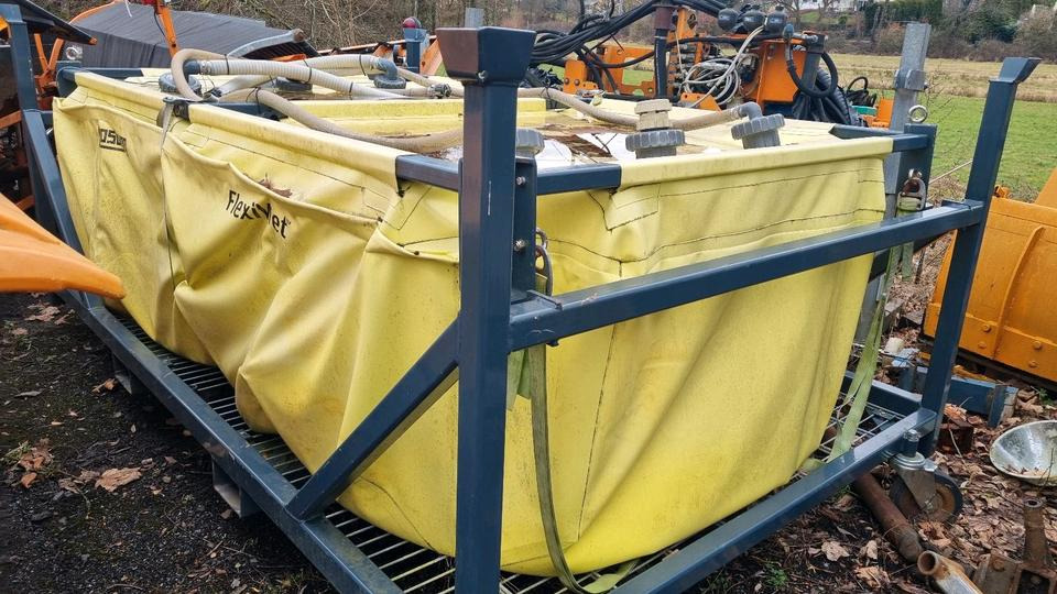 4m3 Wassertank Wasserfass LKW Boschung wassertank Laugentank Bewässerung - Танк-контейнер: фото 2 4m3 Wassertank Wasserfass LKW Boschung wassertank Laugentank Bewässerung - Танк-контейнер: фото 2