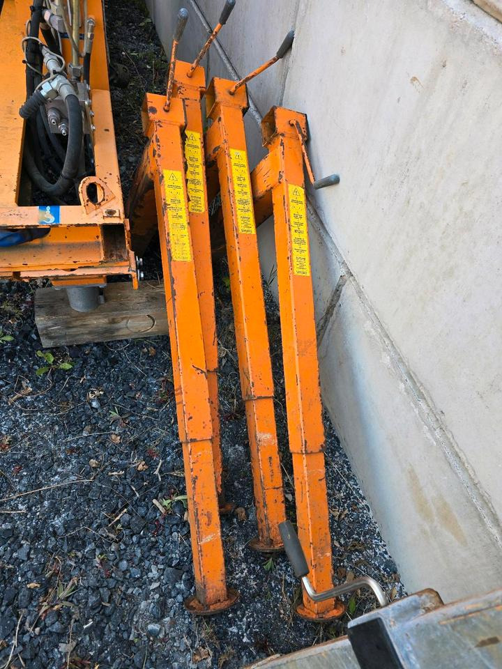 4x Stützen für Salzstreuer Container Wohnkabine Schmidt Epoke Gmeiner Salzsilo Streuautomat Winterdienst - Разбрасыватель песка/ Соли: фото 1 4x Stützen für Salzstreuer Container Wohnkabine Schmidt Epoke Gmeiner Salzsilo Streuautomat Winterdienst - Разбрасыватель песка/ Соли: фото 1