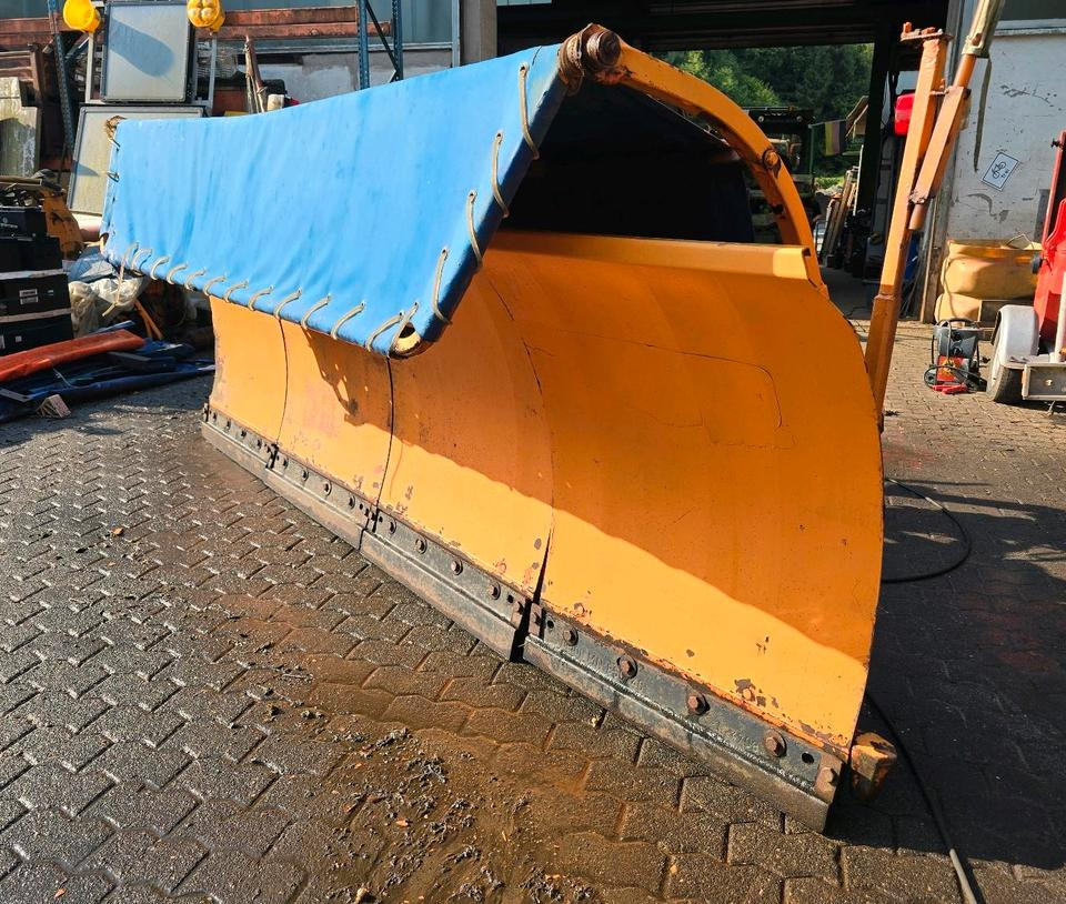 Beilhack PV 29-4 Schneepflug Schneeschild Scheeschieber Winterdienst Unimog U400 300 290 500 427 530 423 318 323 LKW Fendt - Отвал для снега: фото 1 Beilhack PV 29-4 Schneepflug Schneeschild Scheeschieber Winterdienst Unimog U400 300 290 500 427 530 423 318 323 LKW Fendt - Отвал для снега: фото 1