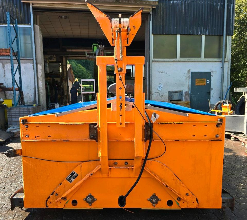 Разбрасыватель песка/ Соли Bucher Yeti 2500W FS Gmeiner Salzstreuer Streuautomat Streusilo für Unimog UGN UGE 405 423 427 530 430 429: фото 6 Разбрасыватель песка/ Соли Bucher Yeti 2500W FS Gmeiner Salzstreuer Streuautomat Streusilo für Unimog UGN UGE 405 423 427 530 430 429: фото 6