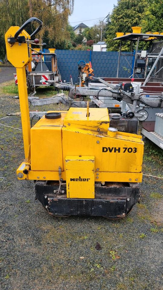 DVH 701 Weber Walze Glattmantel Walze Rüttelwalze Dublex Vibrationswalze Rüttelplatte Strassenwalze Plattenverdichter DVH 603 - Каток тротуарный: фото 1 DVH 701 Weber Walze Glattmantel Walze Rüttelwalze Dublex Vibrationswalze Rüttelplatte Strassenwalze Plattenverdichter DVH 603 - Каток тротуарный: фото 1
