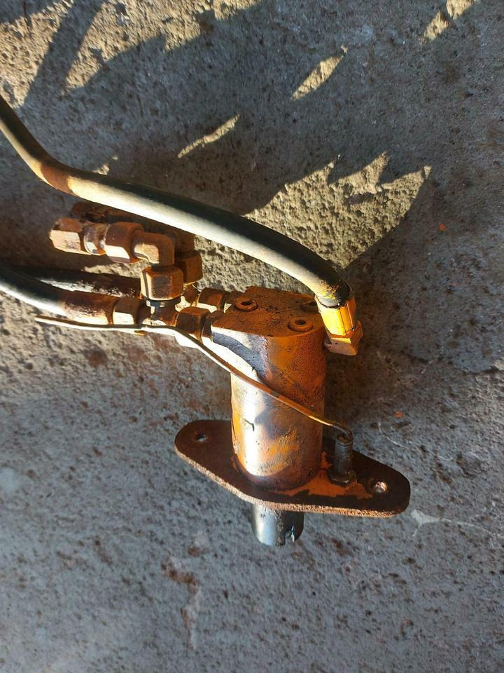 Hydraulikmotor Schmidt DST SST Salzstreuer Winterdienst Unimog - Гидравлический мотор для Коммунальной и специальной техники: фото 2 Hydraulikmotor Schmidt DST SST Salzstreuer Winterdienst Unimog - Гидравлический мотор для Коммунальной и специальной техники: фото 2