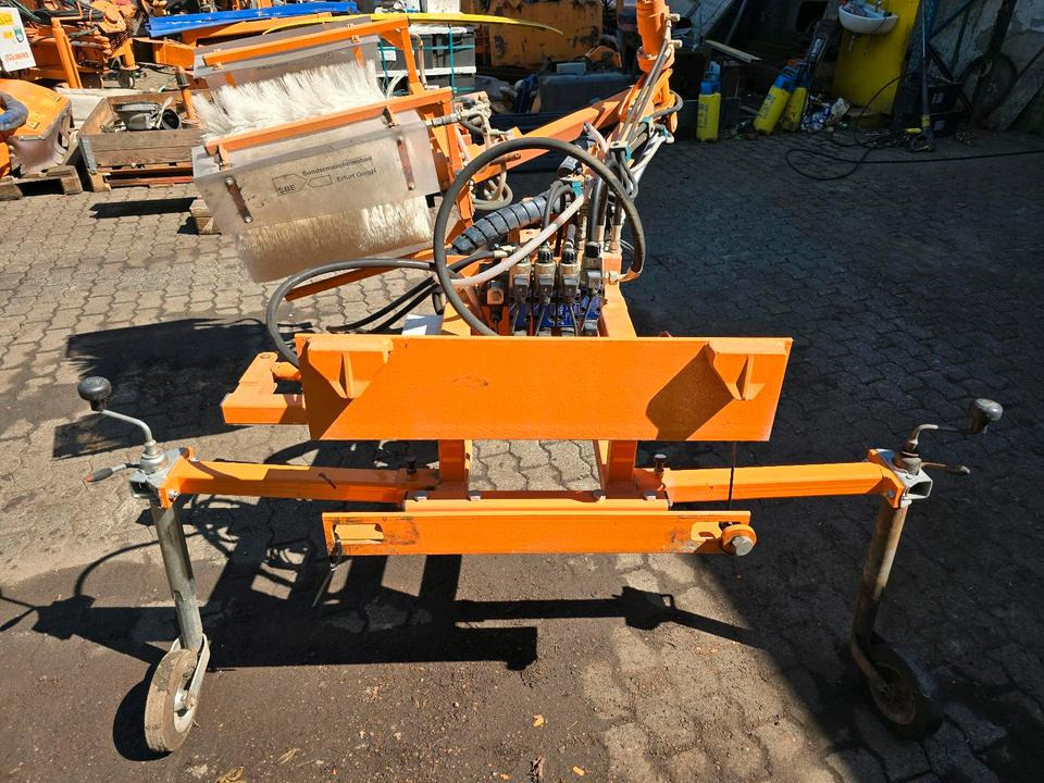 Leitpfostenwaschgerät WV 3-L Wassenberg Schmidt Drutzel für Unimog 405 U290 300 400 500 427 424 318 218 430 Leitpfosten - Щетка: фото 1 Leitpfostenwaschgerät WV 3-L Wassenberg Schmidt Drutzel für Unimog 405 U290 300 400 500 427 424 318 218 430 Leitpfosten - Щетка: фото 1