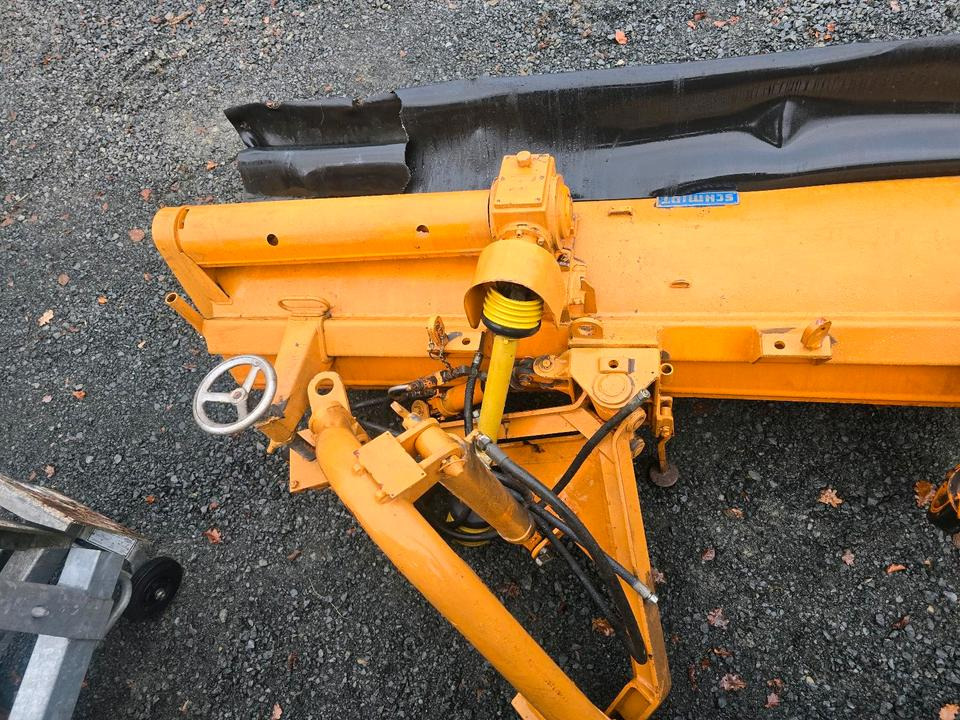 Schmidt VKS Kehrmaschine Straßenkehrmaschine Frontkehrmaschine Kehrbesen für Radlader Unimog Traktor - Щетка: фото 3 Schmidt VKS Kehrmaschine Straßenkehrmaschine Frontkehrmaschine Kehrbesen für Radlader Unimog Traktor - Щетка: фото 3