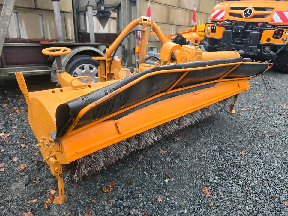 Schmidt VKS Kehrmaschine Straßenkehrmaschine Frontkehrmaschine Kehrbesen für Radlader Unimog Traktor - Щетка: фото 4 Schmidt VKS Kehrmaschine Straßenkehrmaschine Frontkehrmaschine Kehrbesen für Radlader Unimog Traktor - Щетка: фото 4