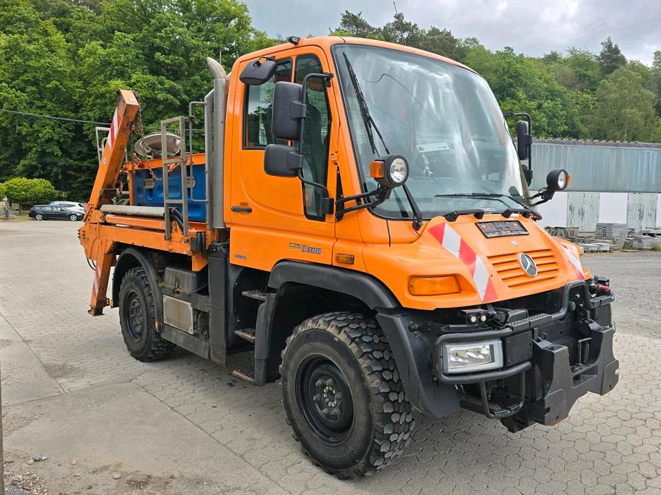 Unimog 405/10 U300 Bluetec 5 Mercedes-Benz U 300 UGE UGN mit Jotha Absetzkipper combi con 4518 Absetzer - Снегоуборочная машина: фото 1 Unimog 405/10 U300 Bluetec 5 Mercedes-Benz U 300 UGE UGN mit Jotha Absetzkipper combi con 4518 Absetzer - Снегоуборочная машина: фото 1