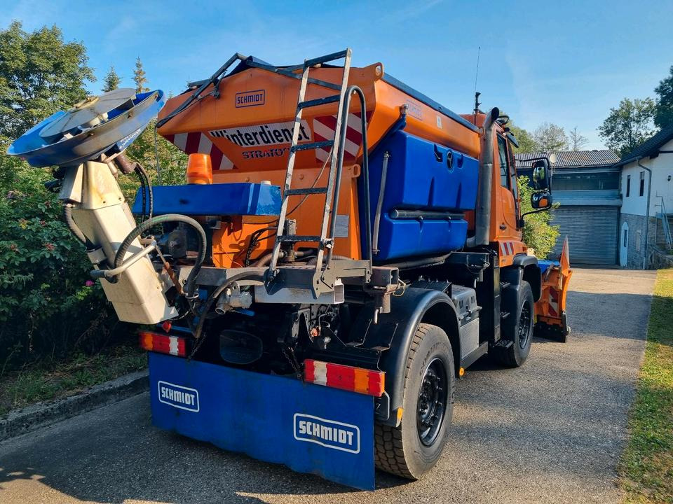 Zu Vermieten! Unimog 405 U400 Winterdienst Schmidt Schneepflug Schneeschild Salzstreuer Leasing Miete - Снегоуборочная машина: фото 2 Zu Vermieten! Unimog 405 U400 Winterdienst Schmidt Schneepflug Schneeschild Salzstreuer Leasing Miete - Снегоуборочная машина: фото 2