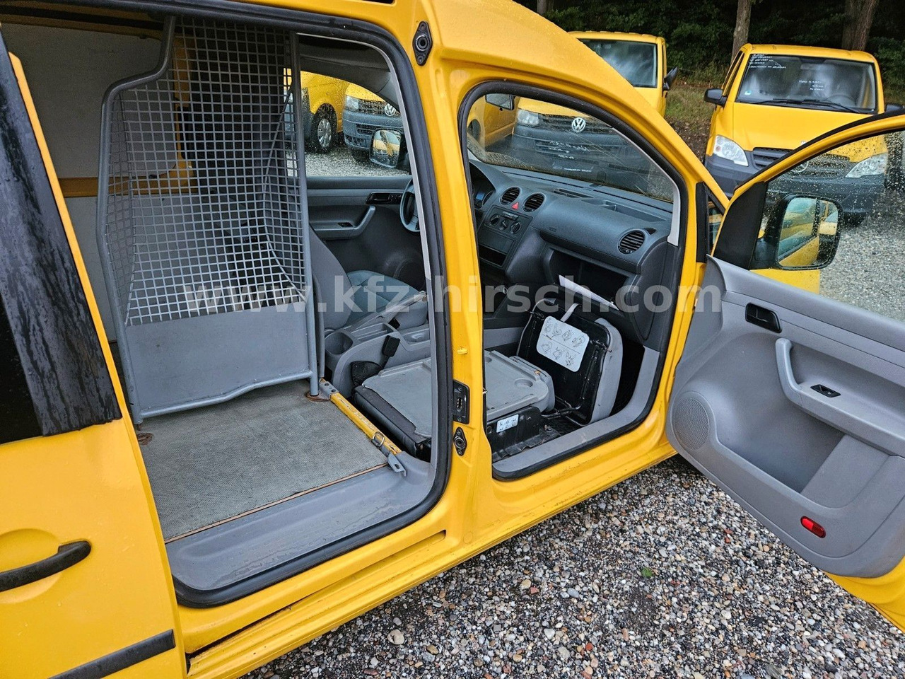 Volkswagen Caddy 2.0SDI*2xSchiebetüre*1.Hand* - Легковой фургон: фото 4 Volkswagen Caddy 2.0SDI*2xSchiebetüre*1.Hand* - Легковой фургон: фото 4