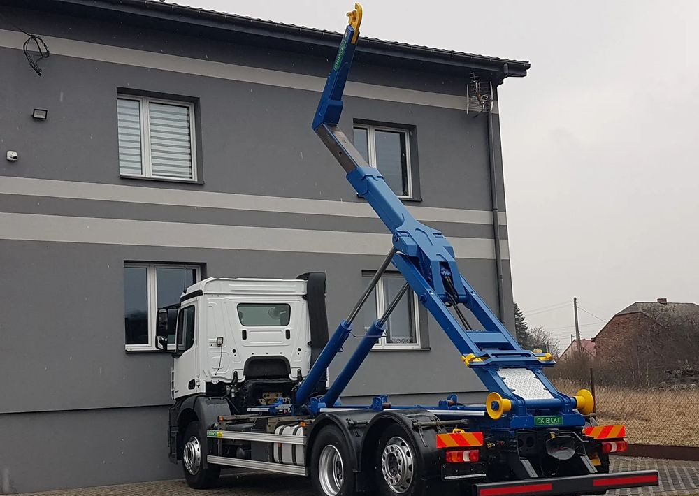 Mercedes-Benz ANTOS ACTROS HAKOWIEC 3 OSIE 6x2 KLIMA HAKOWIEC DO KONTENERÓW - Крюковой мультилифт: фото 3 Mercedes-Benz ANTOS ACTROS HAKOWIEC 3 OSIE 6x2 KLIMA HAKOWIEC DO KONTENERÓW - Крюковой мультилифт: фото 3