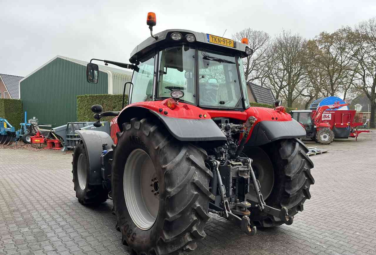 Massey Ferguson 7715 Dyna-6 Essential Tractoren - Трактор: фото 4 Massey Ferguson 7715 Dyna-6 Essential Tractoren - Трактор: фото 4