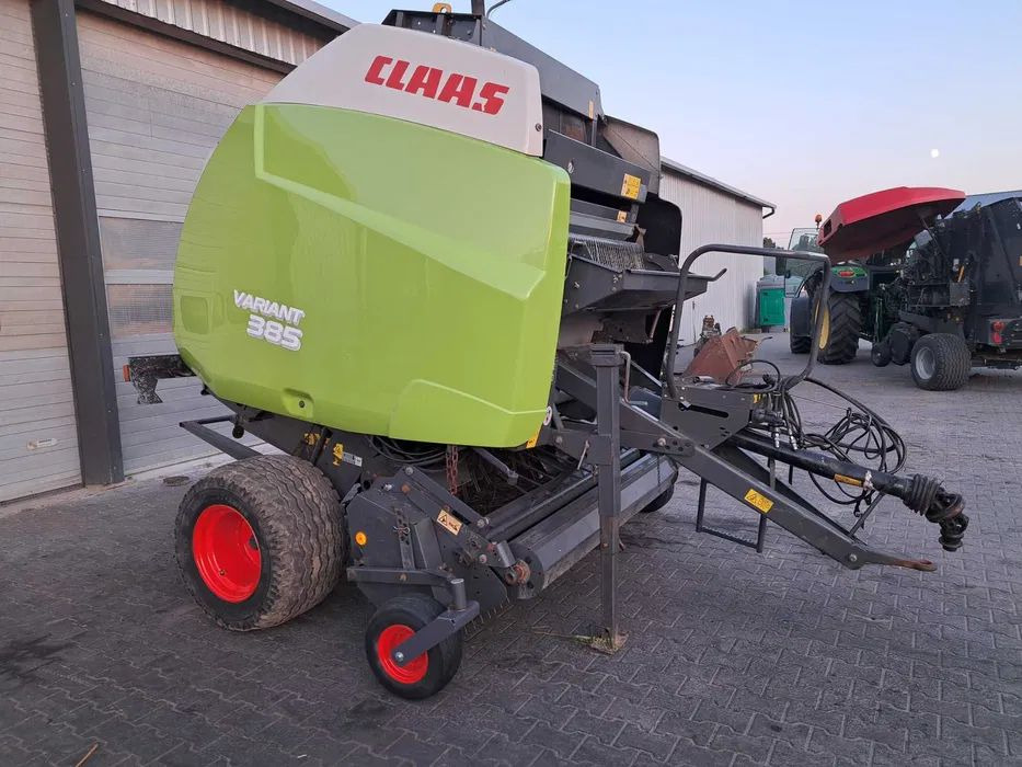 Claas Variant 385 Roto Cut - Пресс-подборщик рулонный: фото 1 Claas Variant 385 Roto Cut - Пресс-подборщик рулонный: фото 1