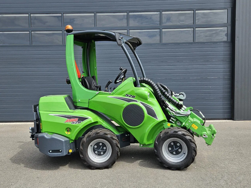 Avant 528 Rental mini-shovel - Гусеничный мини-погрузчик: фото 2 Avant 528 Rental mini-shovel - Гусеничный мини-погрузчик: фото 2