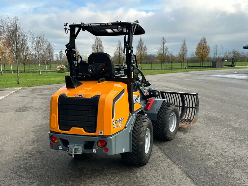 Giant G2700HD+ - Гусеничный мини-погрузчик: фото 4 Giant G2700HD+ - Гусеничный мини-погрузчик: фото 4