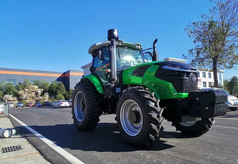 NEW MAXUS 200 HP 4x4 Tractor Warranty up to 10 YEARS НОВИЙ MAXUS 200 К.с. Трактор 4x4 Гарантія до 10 РОКІВ NOWY MAXUS 200 KM Ciągnik 4x4 Gwarancja do 10 LAT - Трактор: фото 3 NEW MAXUS 200 HP 4x4 Tractor Warranty up to 10 YEARS НОВИЙ MAXUS 200 К.с. Трактор 4x4 Гарантія до 10 РОКІВ NOWY MAXUS 200 KM Ciągnik 4x4 Gwarancja do 10 LAT - Трактор: фото 3