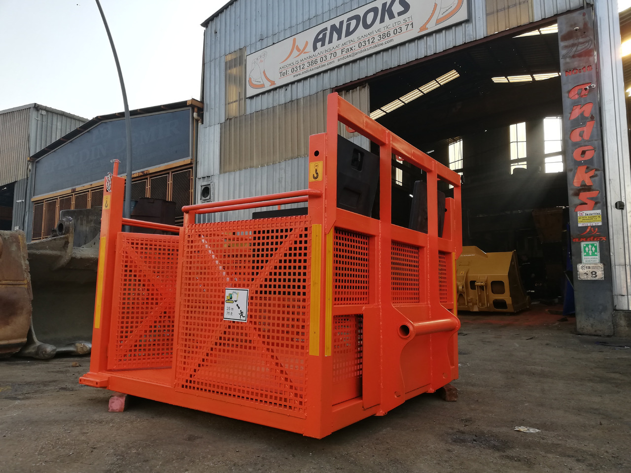 Manitou Basket attachment - Ковш для Экскаваторов для демонтажных работ: фото 1 Manitou Basket attachment - Ковш для Экскаваторов для демонтажных работ: фото 1