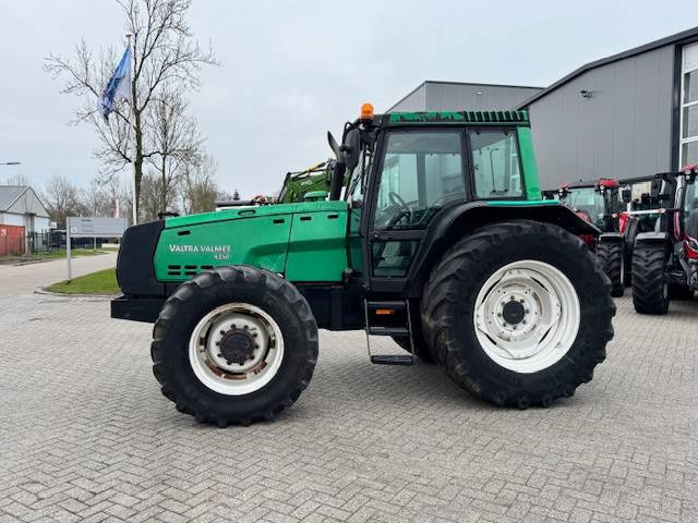 Valtra 8350 Hitech - Трактор: фото 1 Valtra 8350 Hitech - Трактор: фото 1