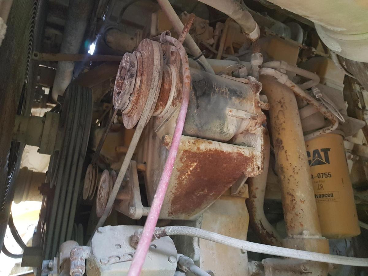 Карьерный самосвал Caterpillar 777 B: фото 14