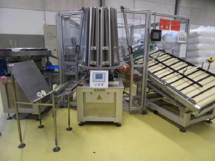DECKEL ETIKETTIER ANLAGE SCHLEUTER GU 2 DU (RUNDLÄUFER) MIT LÖFFELEINLEGESTATION RNA SRC-N-630-1R - Упаковочное оборудование: фото 2 DECKEL ETIKETTIER ANLAGE SCHLEUTER GU 2 DU (RUNDLÄUFER) MIT LÖFFELEINLEGESTATION RNA SRC-N-630-1R - Упаковочное оборудование: фото 2
