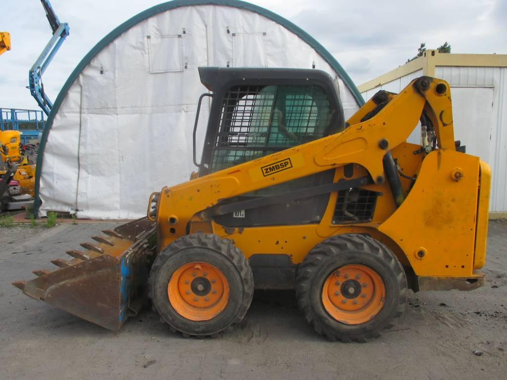 Bobcat S 530 - Мини-погрузчик с бортовым поворотом: фото 1 Bobcat S 530 - Мини-погрузчик с бортовым поворотом: фото 1