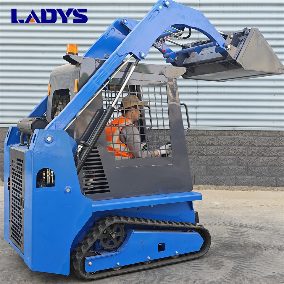 LADYS LADYS LA670 Mini Small Skid Steer Loader Compact Track Diesel Mini Skid Steer Loader For Sale With Small Mini Skid Steer Attachments 4 In 1 Bucket - Мини-погрузчик с бортовым поворотом: фото 3 LADYS LADYS LA670 Mini Small Skid Steer Loader Compact Track Diesel Mini Skid Steer Loader For Sale With Small Mini Skid Steer Attachments 4 In 1 Bucket - Мини-погрузчик с бортовым поворотом: фото 3