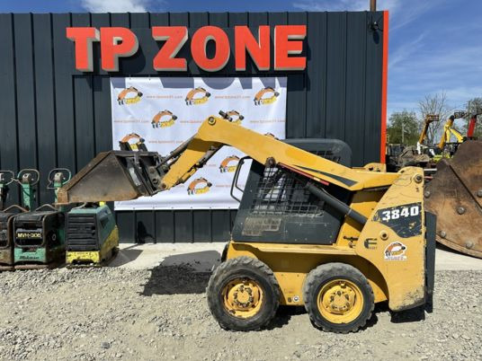 Gehl 3840 - Мини-погрузчик с бортовым поворотом: фото 2 Gehl 3840 - Мини-погрузчик с бортовым поворотом: фото 2