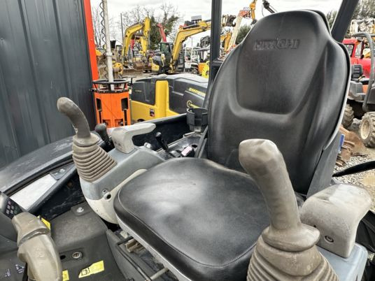 Hitachi ZX29U-3 Balancier long à 18 500 € HT - Мини-экскаватор: фото 3 Hitachi ZX29U-3 Balancier long à 18 500 € HT - Мини-экскаватор: фото 3