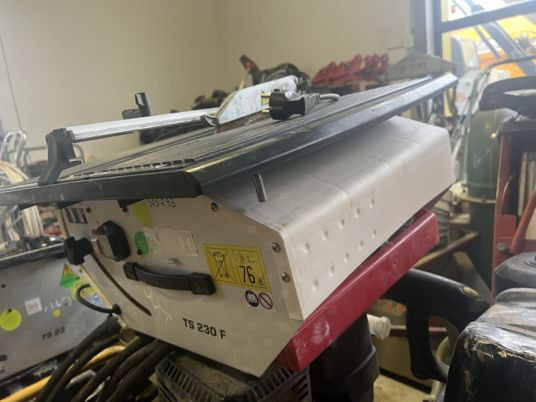 SCIE DE CARRELAGE HUSQVARNA TS230F - Инструмент/ Оборудование: фото 4 SCIE DE CARRELAGE HUSQVARNA TS230F - Инструмент/ Оборудование: фото 4