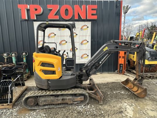 Volvo ECR25D à 22 500 € HT - Мини-экскаватор: фото 1 Volvo ECR25D à 22 500 € HT - Мини-экскаватор: фото 1