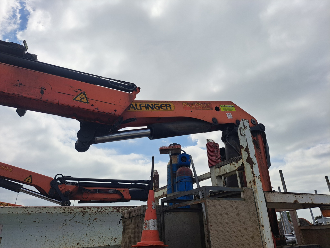 RENAULT Kerax 370dci 4x4 plateau grue Palfinger pk29002 - Грузовик бортовой/ Платформа, Автоманипулятор: фото 2 RENAULT Kerax 370dci 4x4 plateau grue Palfinger pk29002 - Грузовик бортовой/ Платформа, Автоманипулятор: фото 2