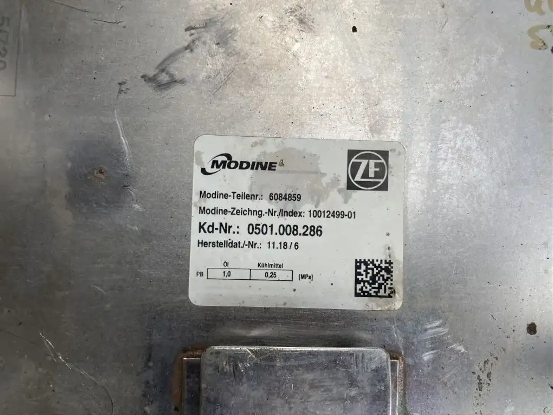 ZF ZF Ölkühler Wärmetauscher Getriebeölkühler Modine 0501.008.286 6084859 - Коробка передач и запчасти для Автобусов: фото 2 ZF ZF Ölkühler Wärmetauscher Getriebeölkühler Modine 0501.008.286 6084859 - Коробка передач и запчасти для Автобусов: фото 2