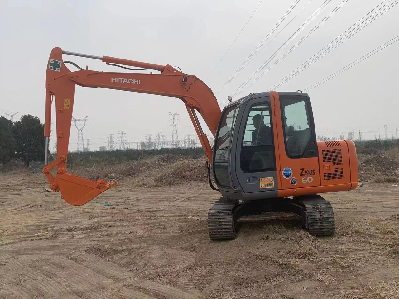 HITACHI ZX60 - Мини-экскаватор: фото 1 HITACHI ZX60 - Мини-экскаватор: фото 1