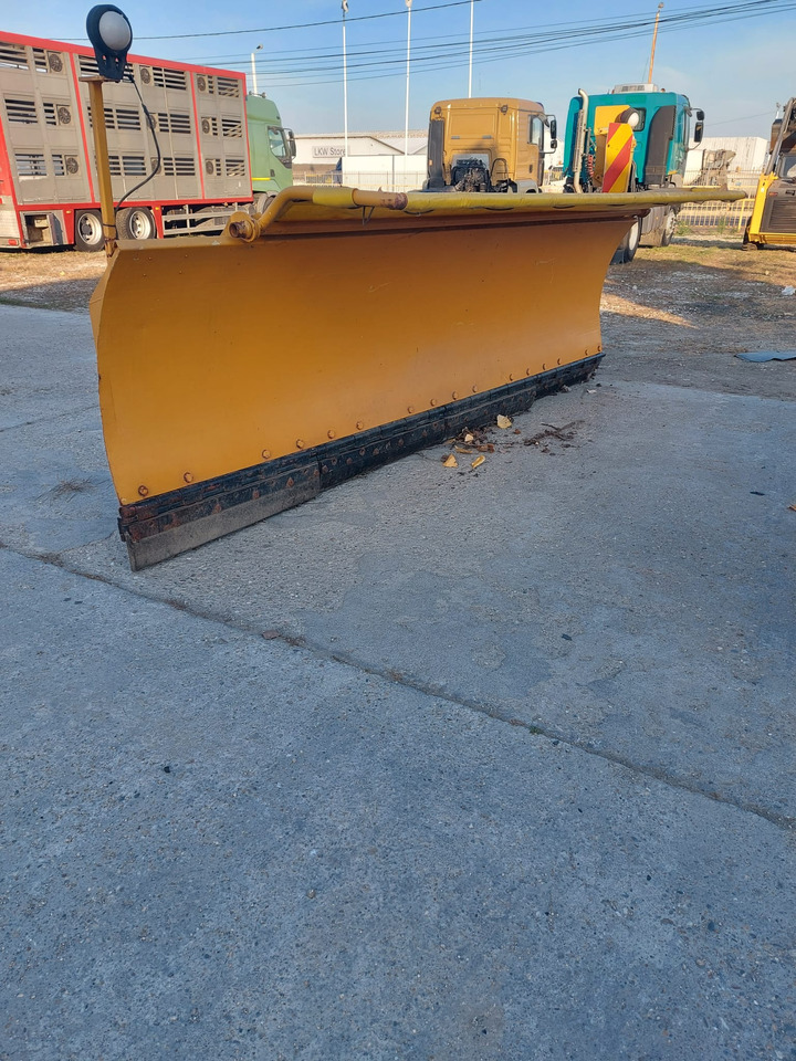 Nido Plow / Snow Blade / – Nido Universal Electrohidraulik – Sn 252 - Отвал для снега: фото 2 Nido Plow / Snow Blade / – Nido Universal Electrohidraulik – Sn 252 - Отвал для снега: фото 2