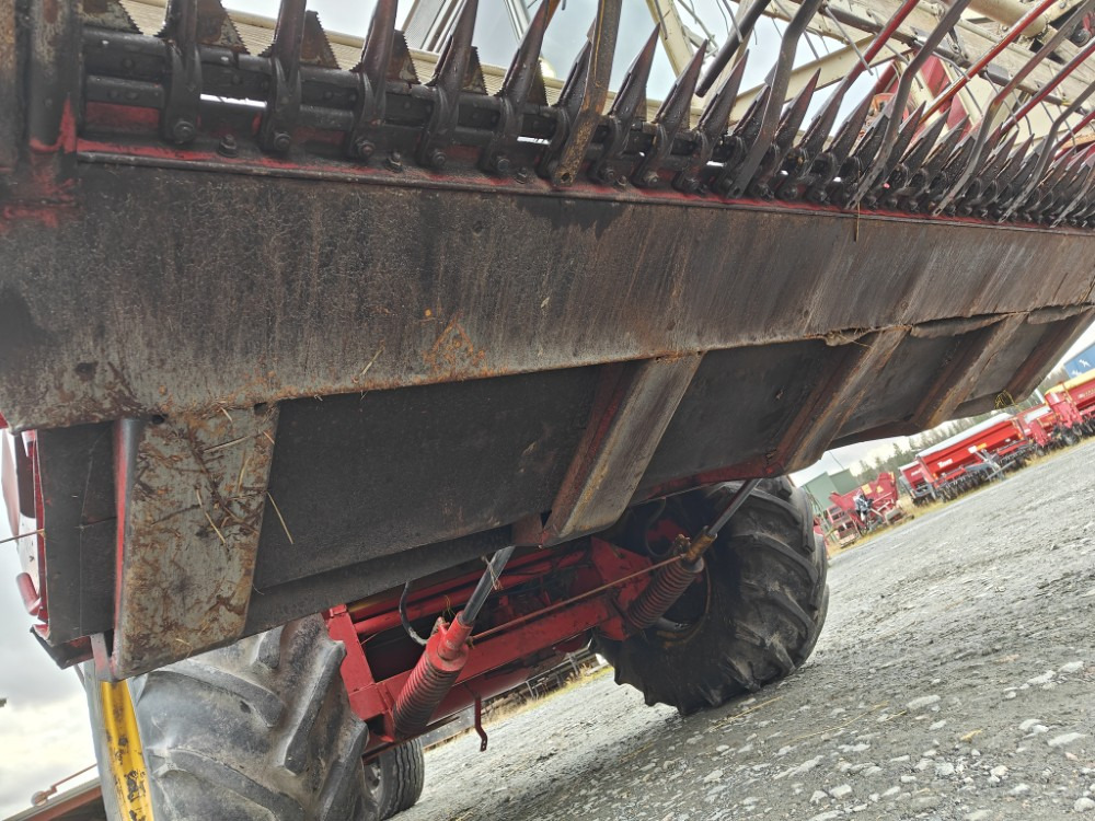 Зерноуборочный комбайн MASSEY FERGUSON 430: фото 29 Зерноуборочный комбайн MASSEY FERGUSON 430: фото 29