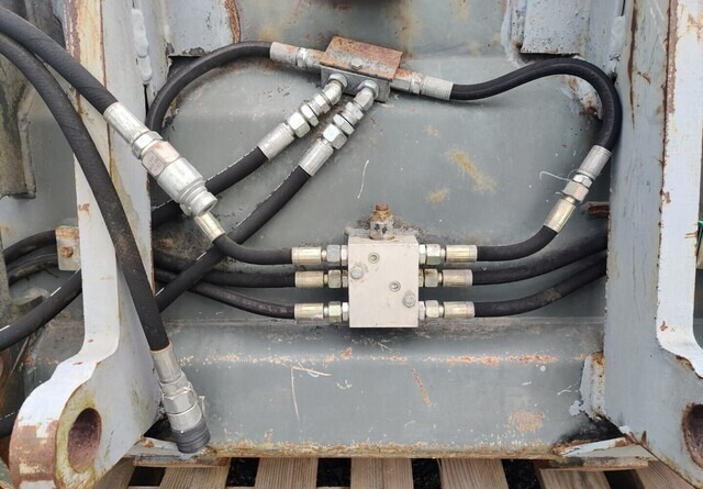 Ковш для погрузчика Monitoimikauha kynsillä 173cm CAT-kurottajan sovitteella: фото 7 Ковш для погрузчика Monitoimikauha kynsillä 173cm CAT-kurottajan sovitteella: фото 7