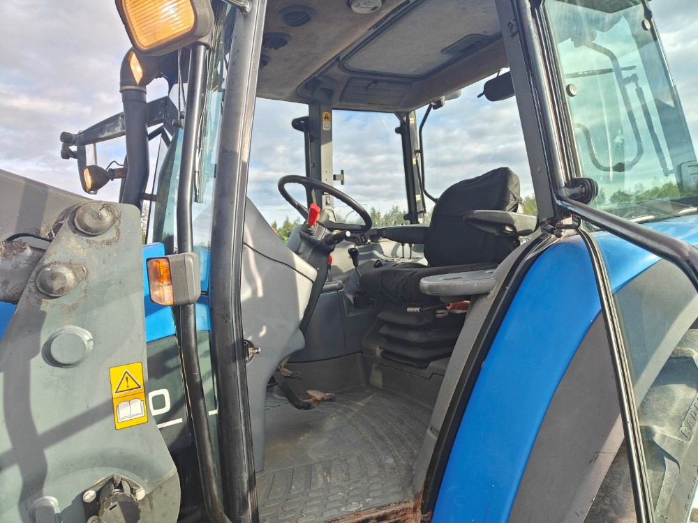 Трактор New Holland TS100, ES vaihteisto, ilmastointi, etukuormaaja Ålö Q55, katso video!: фото 15 Трактор New Holland TS100, ES vaihteisto, ilmastointi, etukuormaaja Ålö Q55, katso video!: фото 15