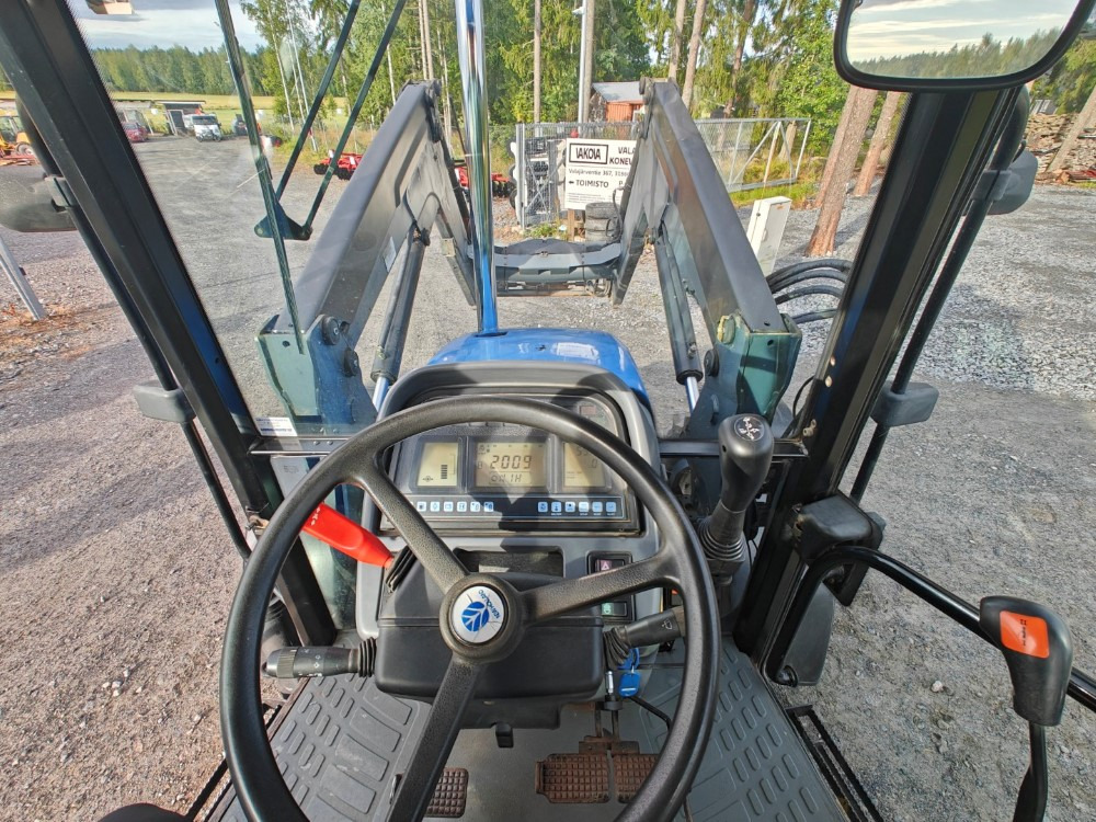 Трактор New Holland TS100, ES vaihteisto, ilmastointi, etukuormaaja Ålö Q55, katso video!: фото 18 Трактор New Holland TS100, ES vaihteisto, ilmastointi, etukuormaaja Ålö Q55, katso video!: фото 18