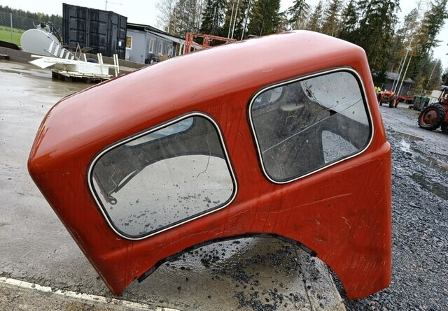 Traktorin hytti - lasikuituinen - Кабина для Тракторов: фото 3 Traktorin hytti - lasikuituinen - Кабина для Тракторов: фото 3