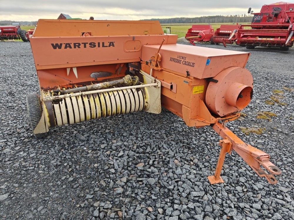 Wärtsilä Rivierra Casalis PHP150 - Пресс-подборщик тюковый: фото 1 Wärtsilä Rivierra Casalis PHP150 - Пресс-подборщик тюковый: фото 1