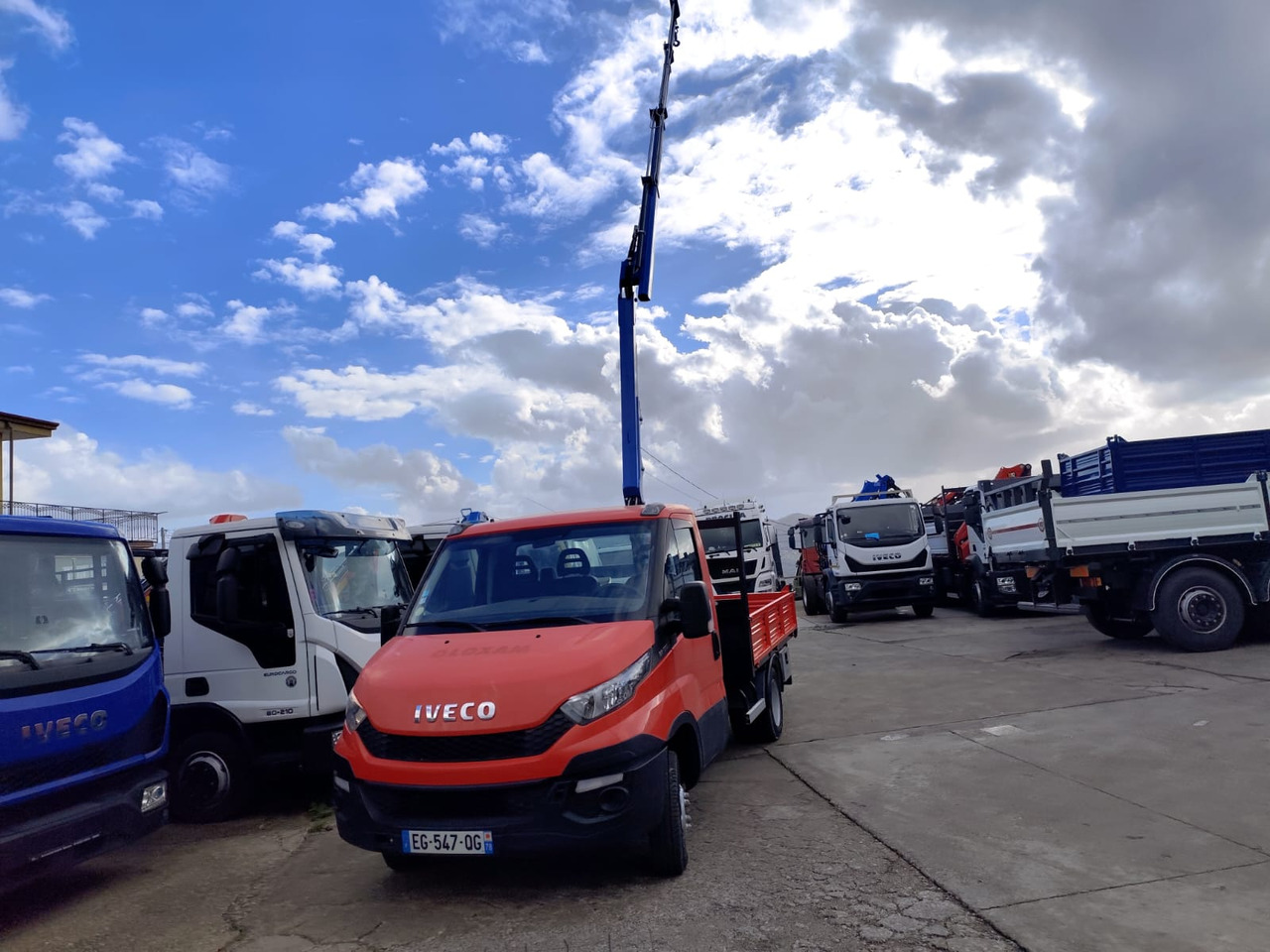 IVECO DAILY 35C13 - Автоманипулятор: фото 2 IVECO DAILY 35C13 - Автоманипулятор: фото 2