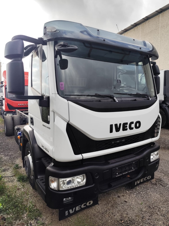 IVECO EUROCARGO 140-250 - Грузовик-шасси: фото 1 IVECO EUROCARGO 140-250 - Грузовик-шасси: фото 1